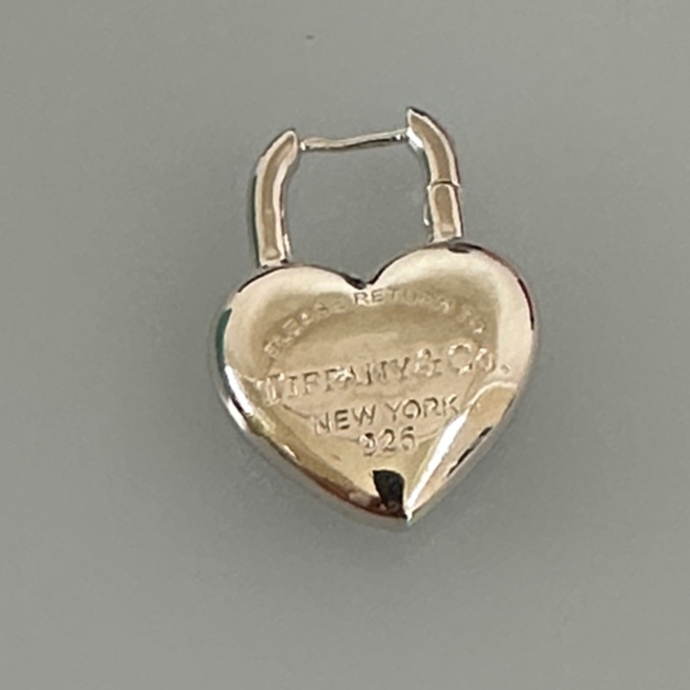 Tiffany & Co. Silver Heart Earrings 100% Authentic - Picture 2 of 10
